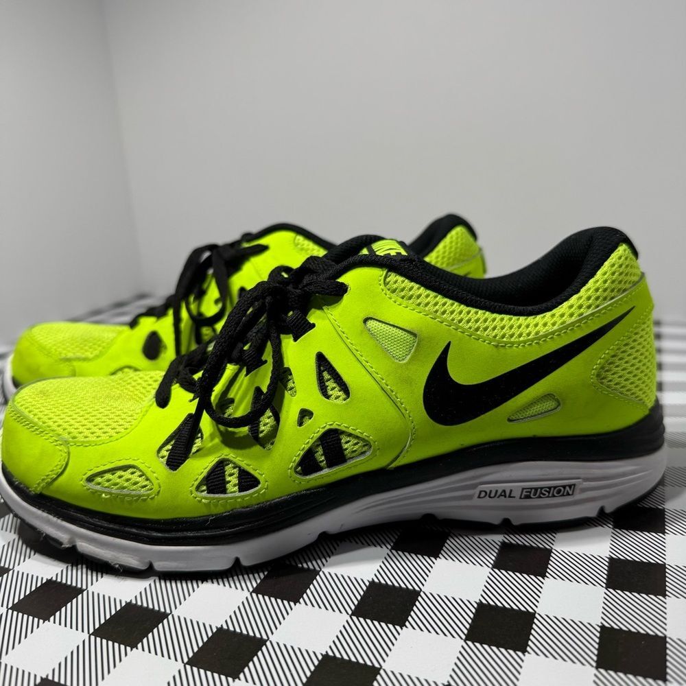 Nike Running Shoes Volt Green Black | Youth 6.5Y Fits Women’s 8 Athletic